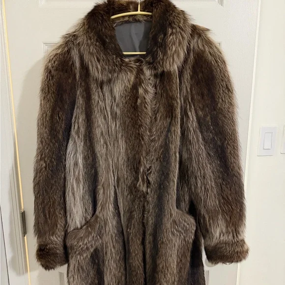 Luxurious Brown Fur Coat - 100% Raccoon Fur - Picture 1 of 15